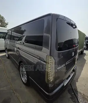 Toyota HiAce 2009 Grey