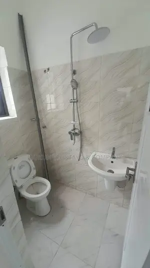 4bdrm Apartment in Lekki Phase 1 for rent