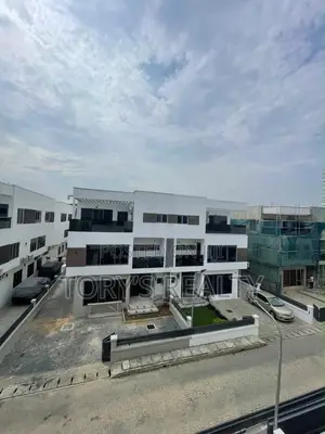 4bdrm Duplex in Banana Island for rent