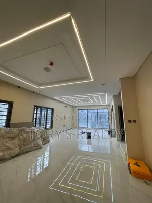 4bdrm Duplex in Banana Island for rent
