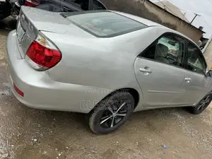 Toyota Camry 2005 Silver
