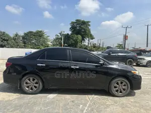 Toyota Corolla LE 4dr Sedan (1.8L 4cyl 4A) 2012 Silver