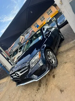 Mercedes-Benz C300 Base 4Matic Sedan AWD (2.0L 4cyl 7A) 2017 Blue