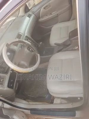 Toyota Camry 2000 Gold