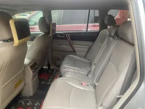 Toyota Highlander SE 2012 Silver