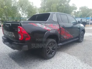 New Toyota Hilux 2025 Black