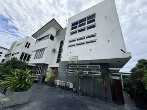5bdrm Duplex in Banana Island for rent