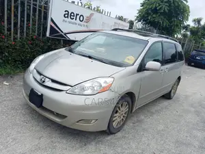 Toyota Sienna XLE AWD 2008 Gold