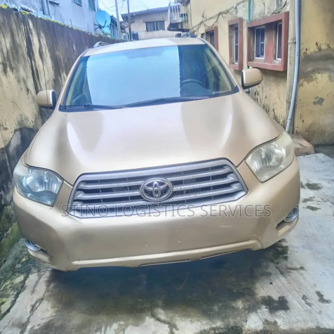 Toyota Highlander 2010 Gold
