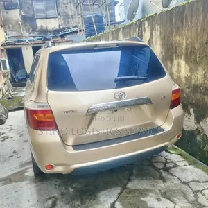 Toyota Highlander 2010 Gold