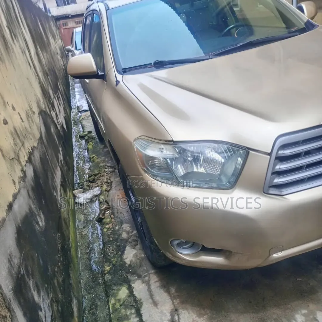 Toyota Highlander 2010 Gold