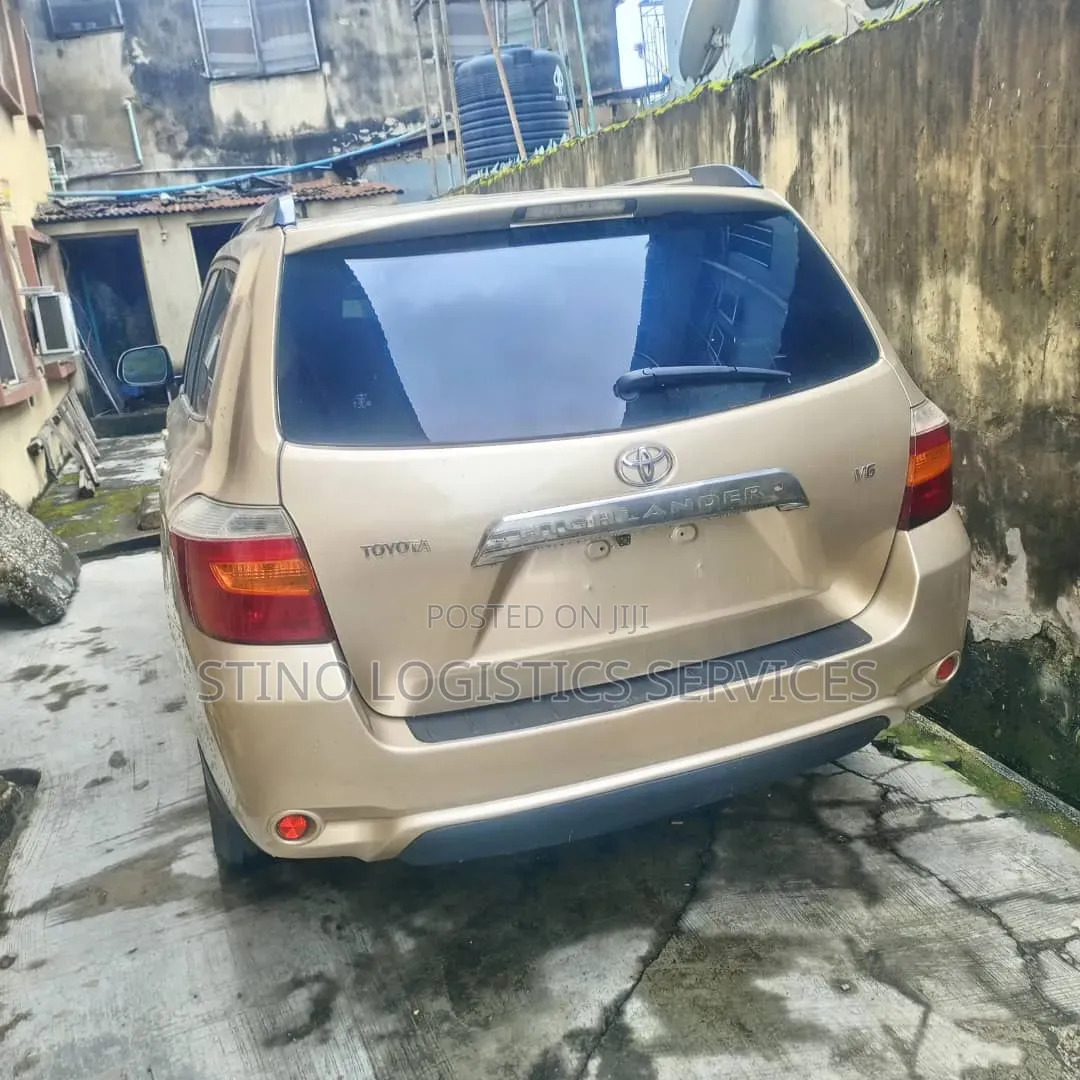 Toyota Highlander 2010 Gold