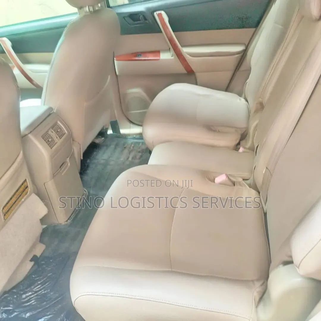 Toyota Highlander 2010 Gold