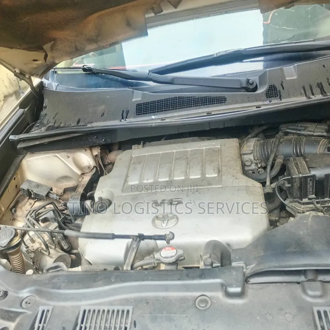 Toyota Highlander 2010 Gold