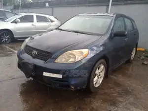 Toyota Matrix XR Hatchback FWD (1.8L 4cyl 4A) 2004 Blue