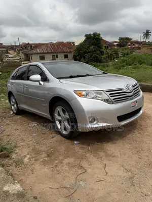 Toyota Venza 2010 Silver
