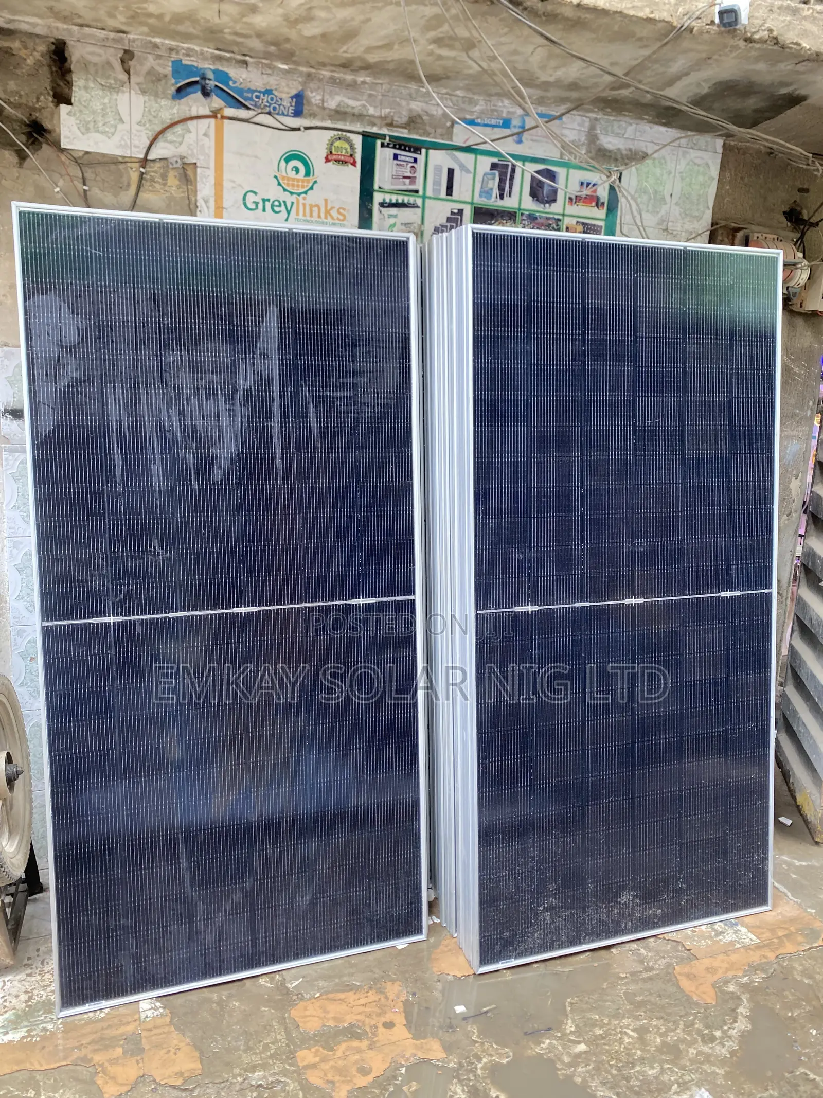 650 Watts Jinko Panel