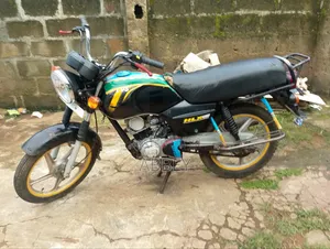 TVS HLX 125 2023 Black
