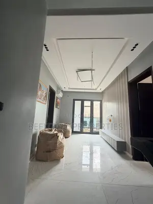 5bdrm House in Ikeja for sale