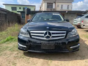 Mercedes-Benz C300 2012 Black