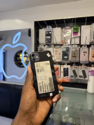 Apple iPhone 11 64 GB Black