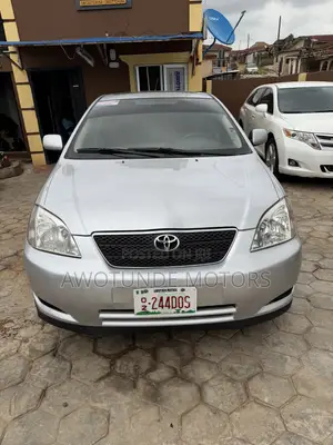 Toyota Corolla 2010 Silver