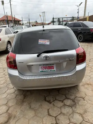 Toyota Corolla 2010 Silver