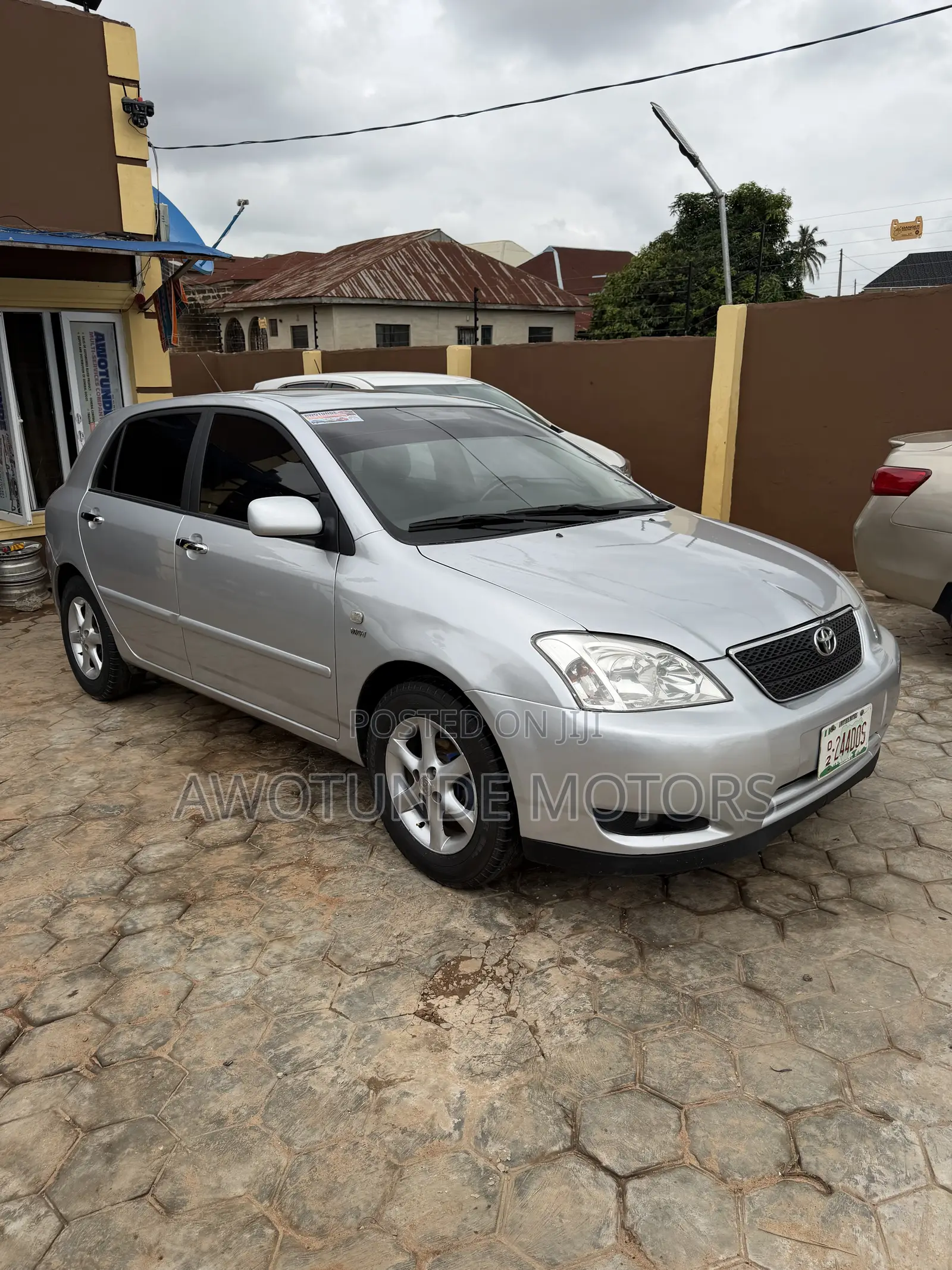 Toyota Corolla 2010 Silver