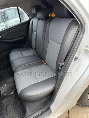 Toyota Corolla 2010 Silver