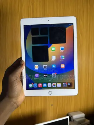 Apple iPad 5 (2022) 32 GB Silver