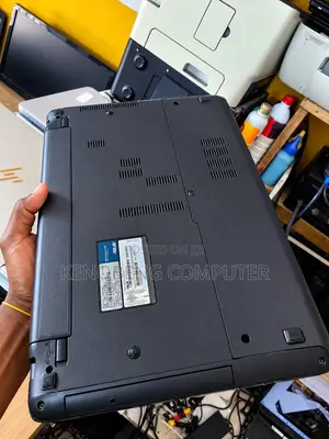 Laptop Asus 4GB Intel Core i7 HDD 250GB