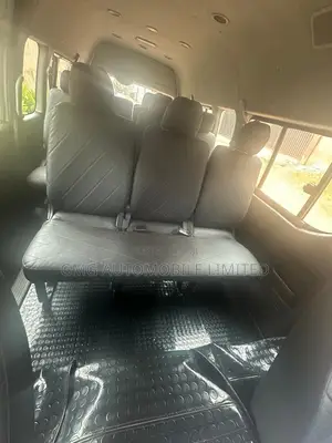 Toyota HiAce 2015 White