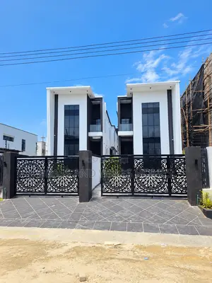 5bdrm Duplex in Ikota for sale