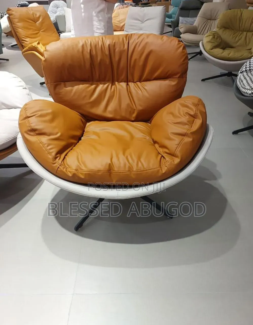 Executive Single Cushion Chair