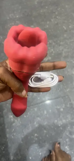 Soft Lips and Dildo 2 in 1