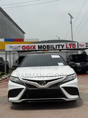 Toyota Camry XSE (2.5L 4cyl 8A) 2019 White