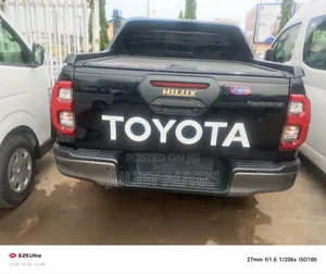 Toyota Hilux 2023 Black