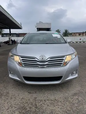 Toyota Venza XLE 2010 Silver