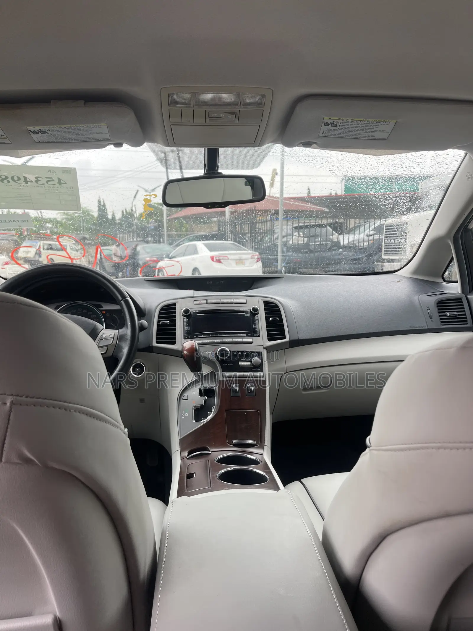 Toyota Venza XLE 2010 Silver