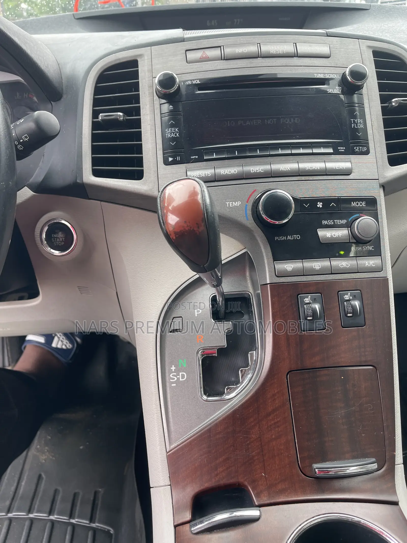 Toyota Venza XLE 2010 Silver