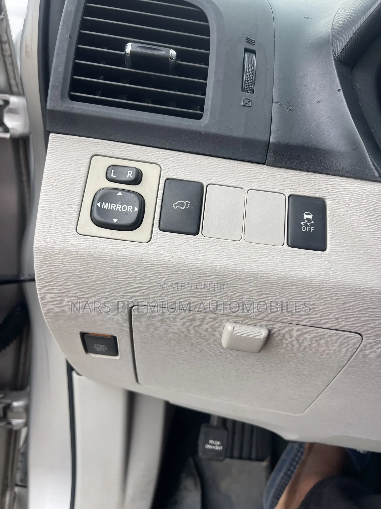 Toyota Venza XLE 2010 Silver