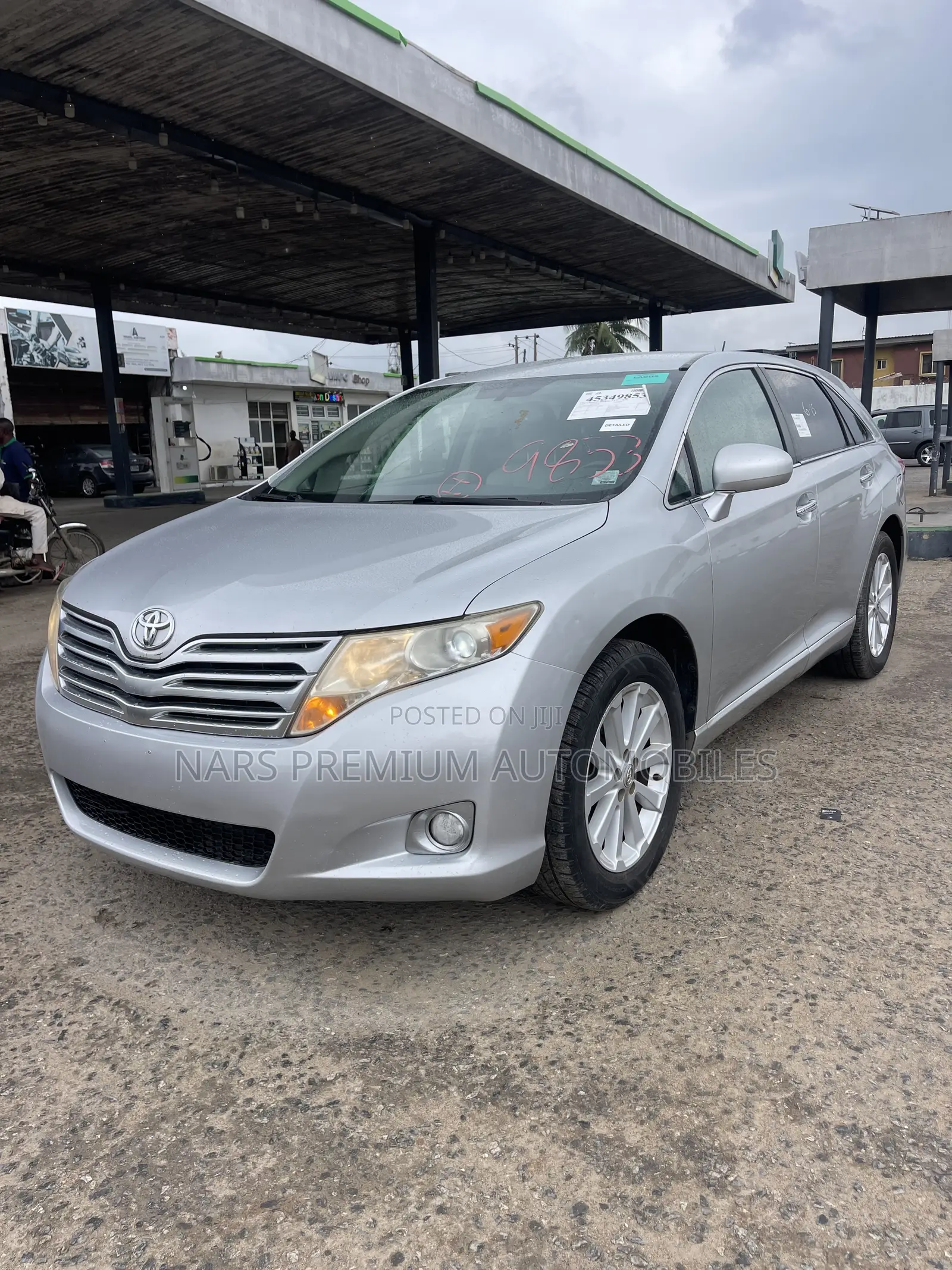 Toyota Venza XLE 2010 Silver