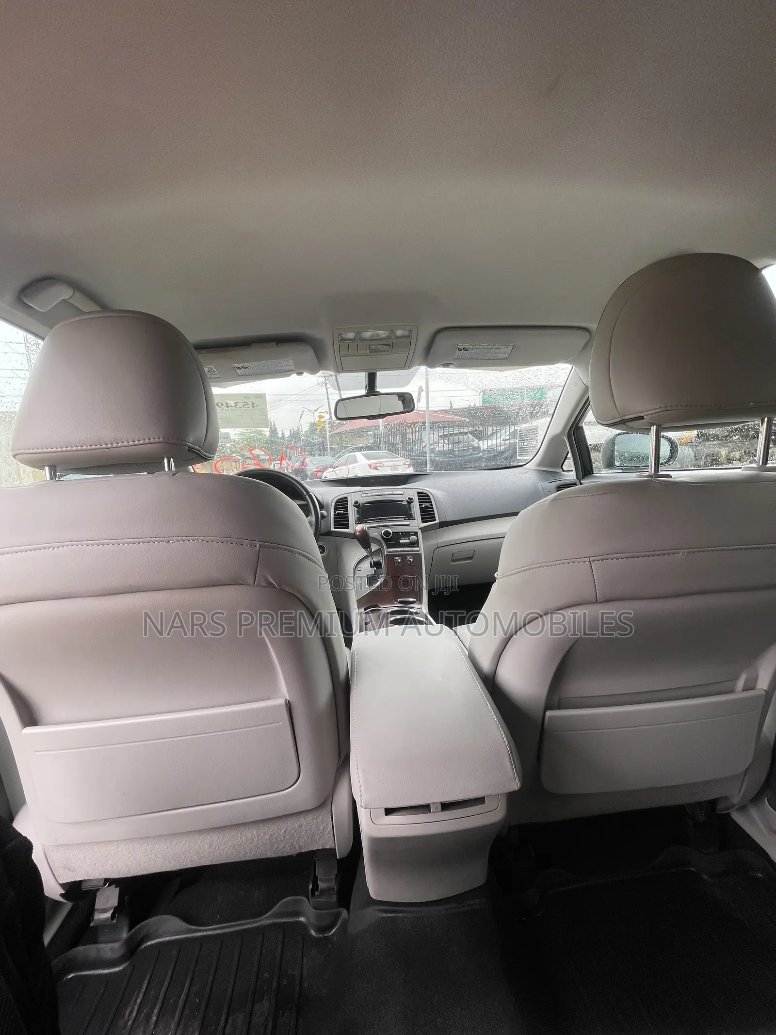 Toyota Venza XLE 2010 Silver