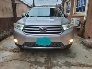 Toyota Highlander Limited 3.5l 4WD 2013 Silver