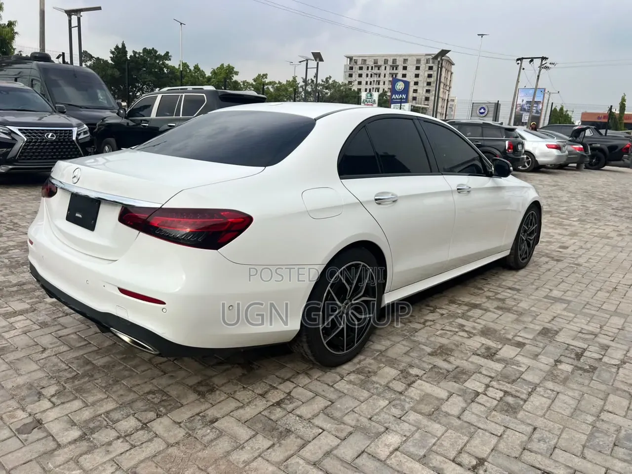 Mercedes-Benz E350 2022 White