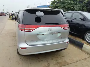 Toyota Previa 2012