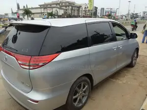 Toyota Previa 2012