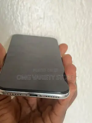 Apple iPhone X 64 GB White