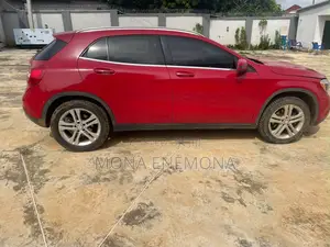 Mercedes-Benz GLA 250 2015 Red