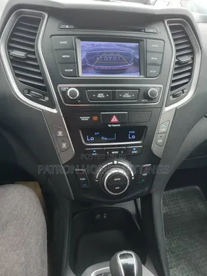 Hyundai Santa Fe SE Ultimate AWD 2018 White